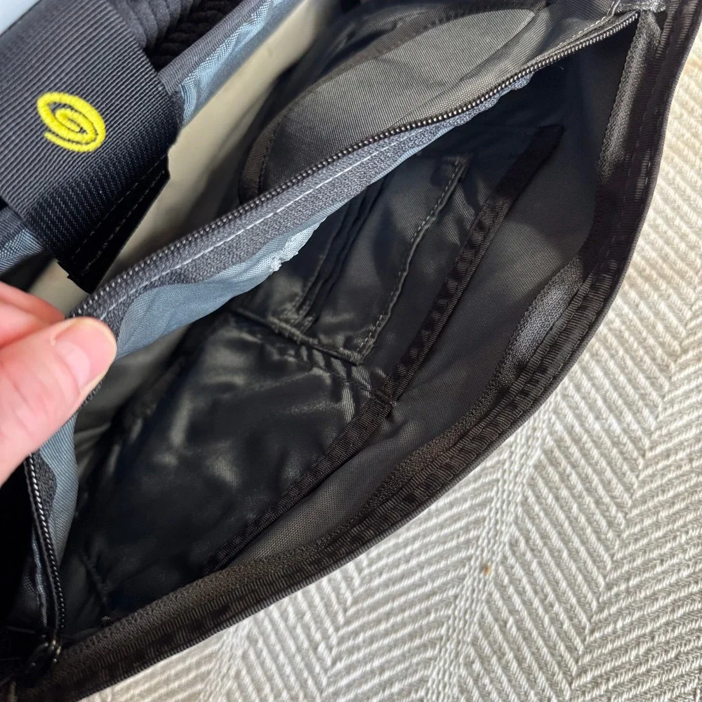 Timbuk2 Messenger Bag Black Grey Laptop Commuter Bag Logo
